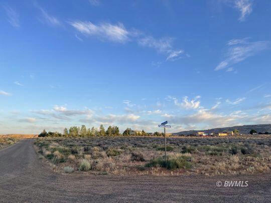 845 E YANKEE DOODLE DR, BIG WATER, UT 84741, photo 1 of 8